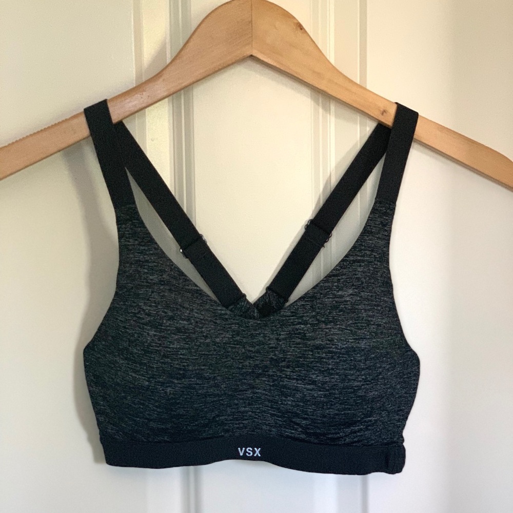 Victoria‘s Secret Sports Bra